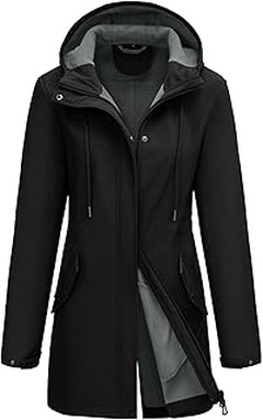 ¿Qué diferencia a las chaquetas impermeables de las de lluvia para mujer?